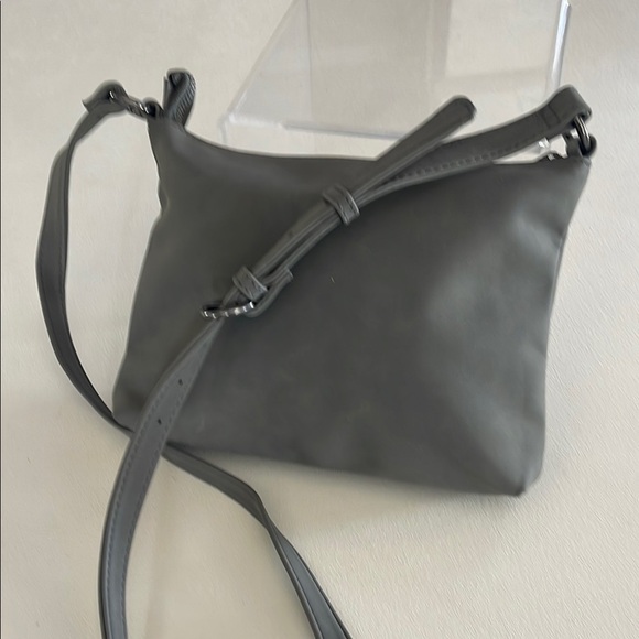 Universal Thread Gray Crossbody Bag - Picture 3 of 6